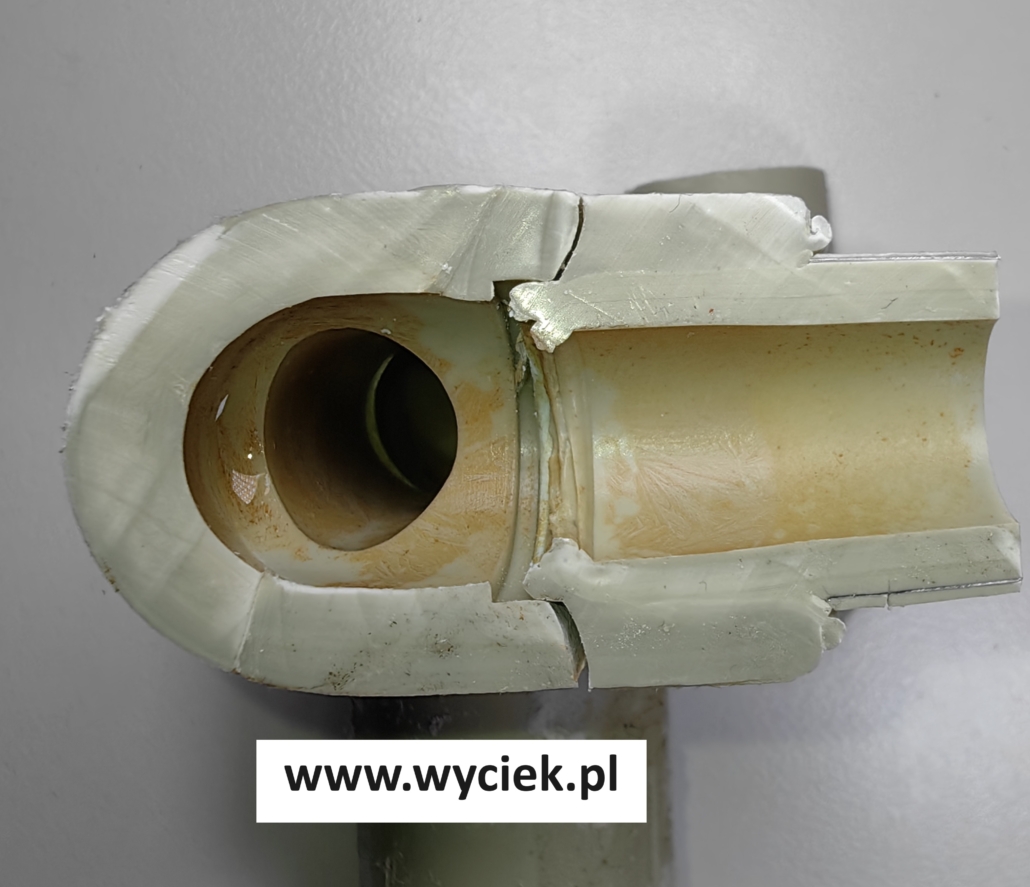 Jak powstaje wyciek wody.  Miejsce uszkodzenia instalacji PP