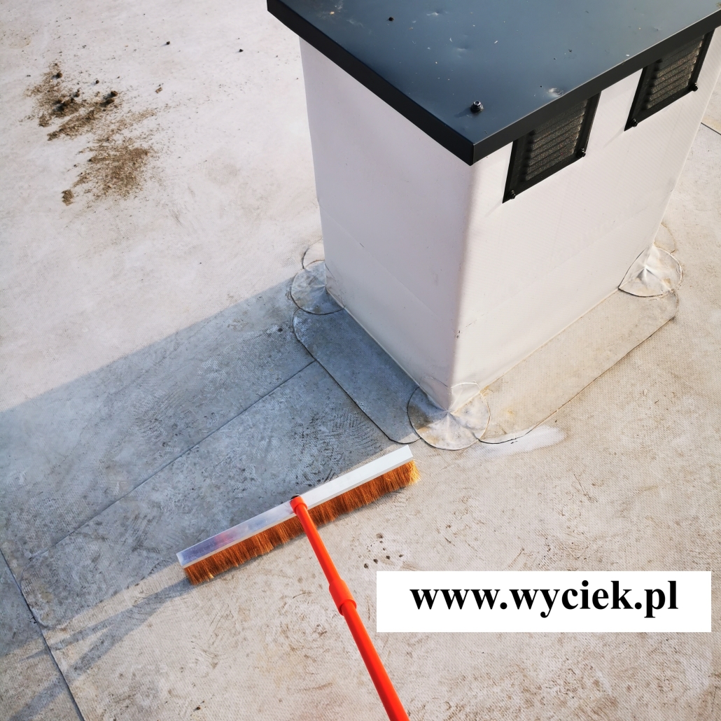 badanie szczelności dachów płaskich