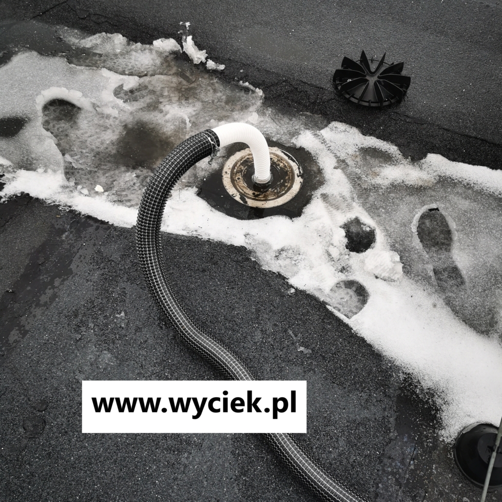 zadymianie odwodnienia dachu