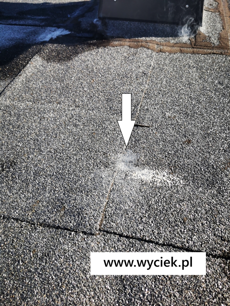 Miejsce nieszczelności przy zgrzewie papy