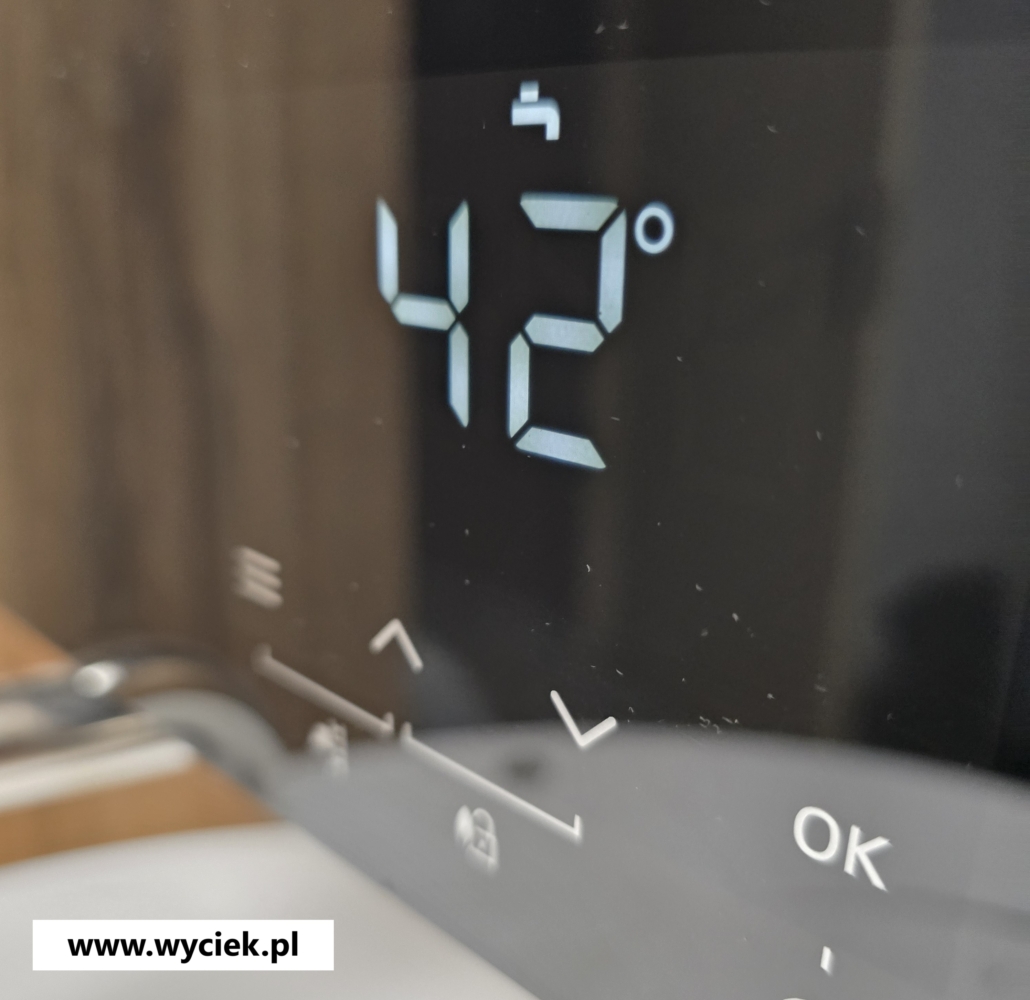 przyczyny wycieków wody w domu