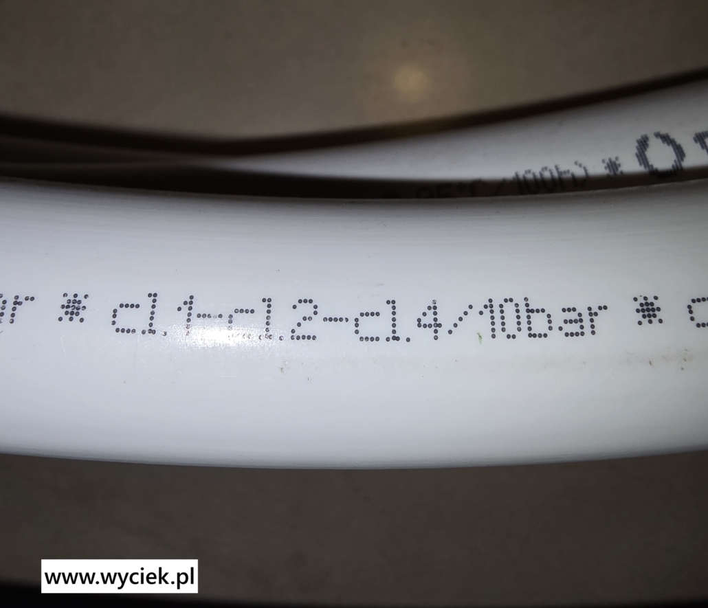 przyczyny wycieków wody w budynkach