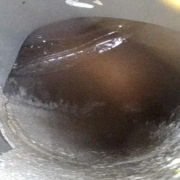 Nieszczelność połączenia rur kanalizacyjnych